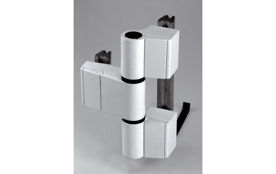 Pernio reversible de tres cuerpos